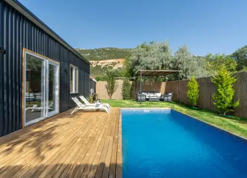 Villa Snitch Bezirgan