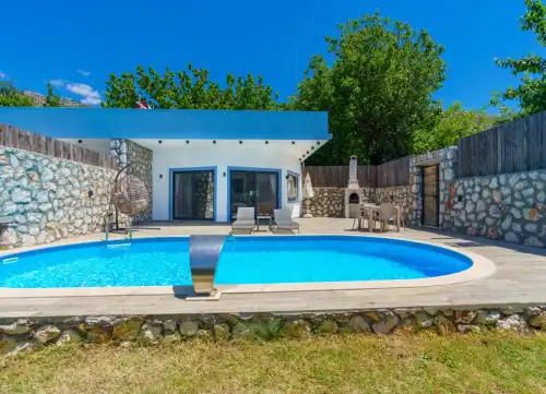 Villa Yek Üzümlü