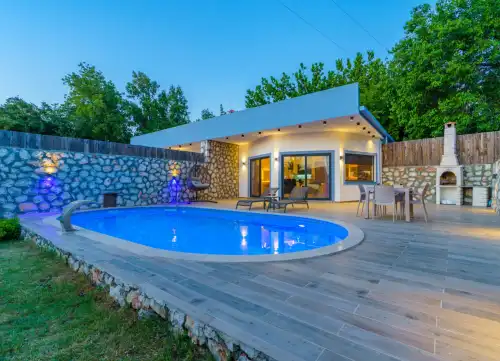 Villa Yek Üzümlü