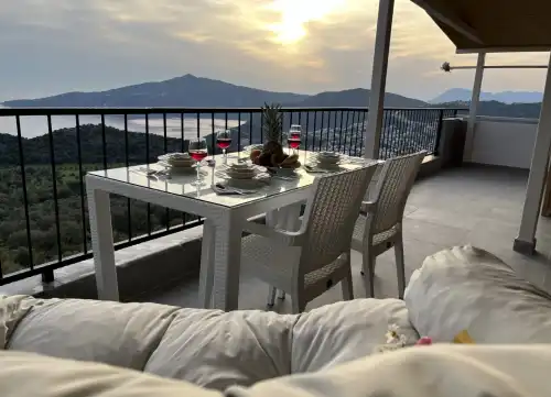Suit Arya Kalkan