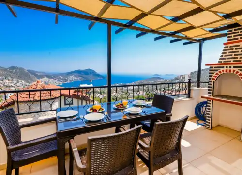 Suit White Roof Kalkan