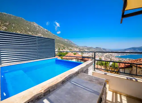 Suit White Roof Kalkan