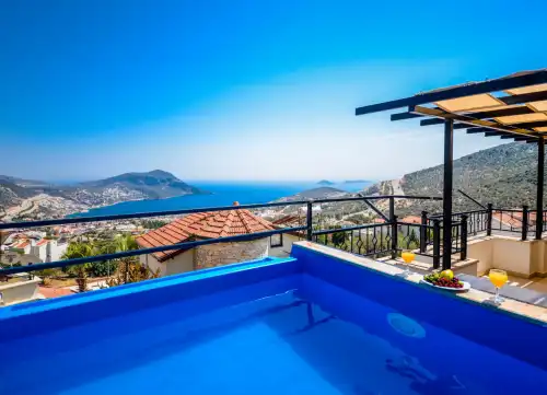 Suit White Roof Kalkan