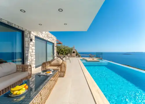 Villa Whisper 1