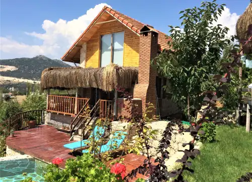 Balayı Villası Ambar Ceviz Sarıbelen