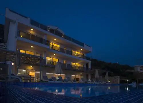 Falcon Exclusive Kalkan