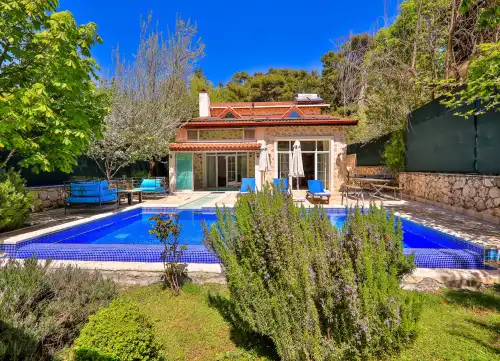 Muhafazakar Villa Kaputaş 5 Sarıbelen