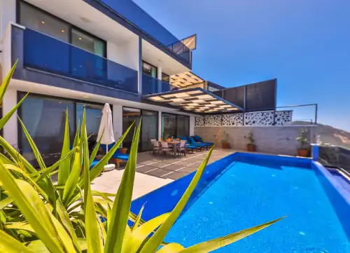 Muhafazakar Villa Kardelen Kalkan 