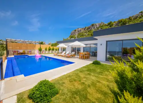 Villa Neco Doğu