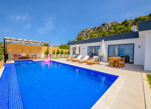 Villa Neco Doğu