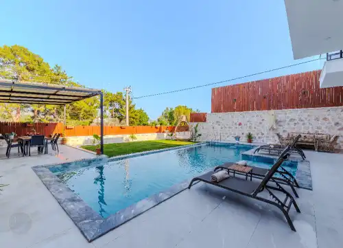 Villa Saka