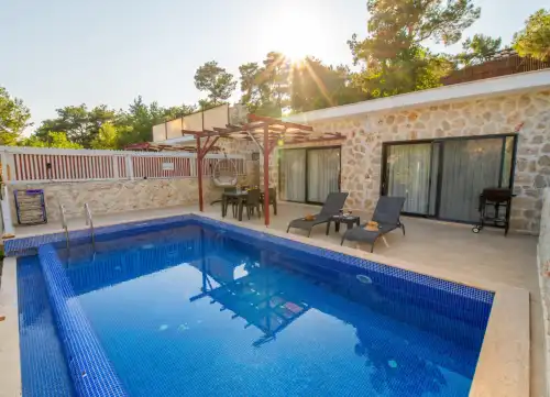 Muhafazakar Villa Stone House 2 İslamlar