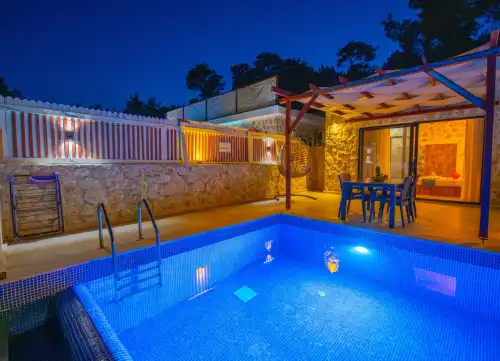 Muhafazakar Villa Stone House 2 İslamlar