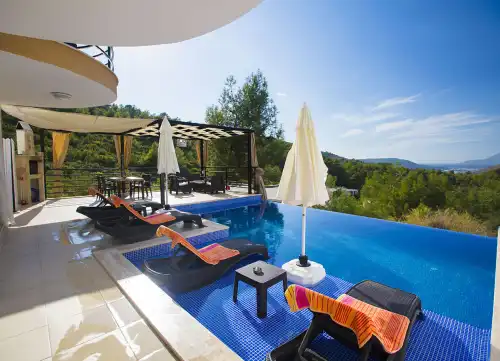 Muhafazakar Villa Truva Kalkan