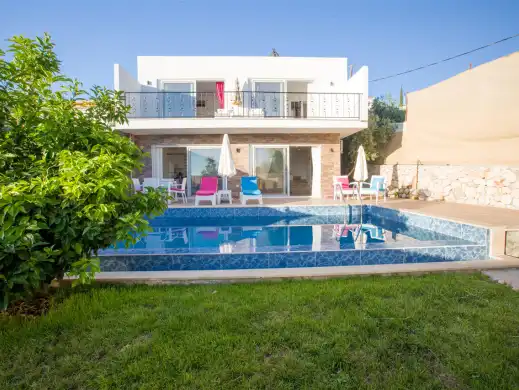 villa-eftalya-uzumlu-evini-kirala-8_455.jpeg