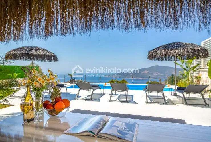 La-Mer-Comfort-Suite-Havuz-3_1920x1280_708.jpg