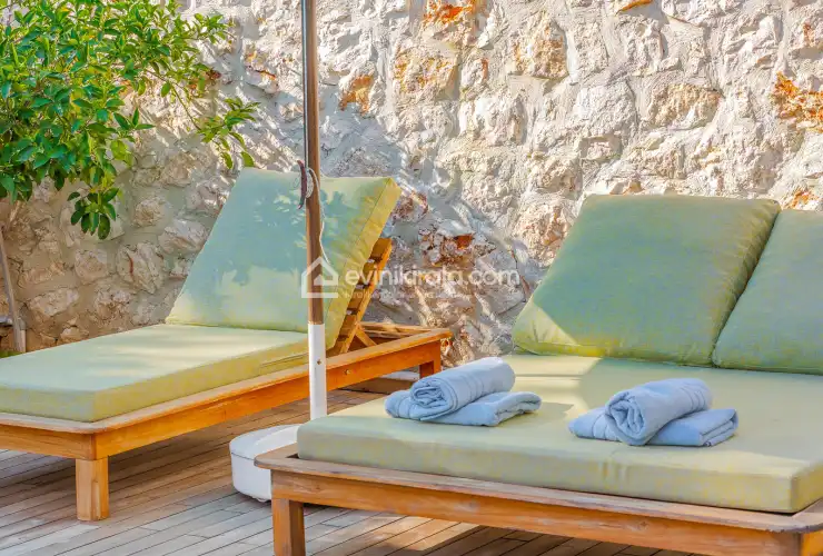 evini-kirala-villa-alp-kalkan-ortaalan-1_1920x1079_477.jpg