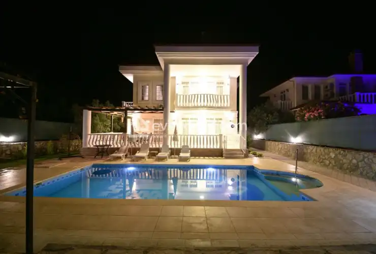 evini-kirala-villa-alya-uzumlu-2_1920x1279_425.jpeg