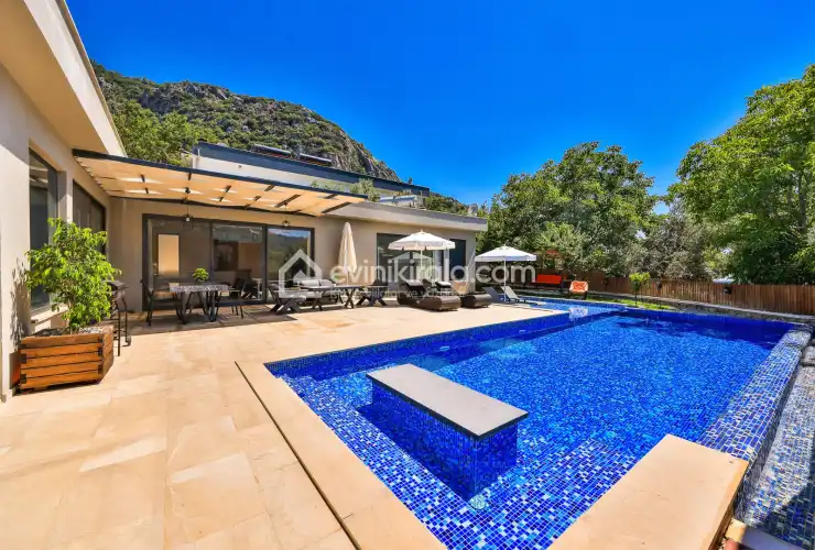 evini-kirala-villa-aqua-luxury-discekim-16_1920x1280_964.jpg