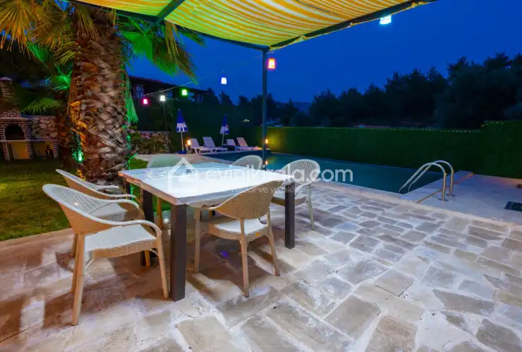 evini-kirala-villa-assia-2025-photo-23_36.jpg