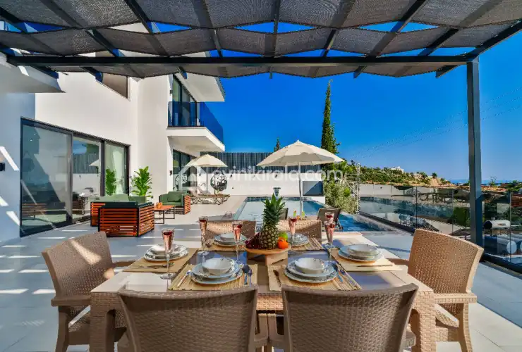 evini-kirala-villa-azra-gul-kalkan-63_900.jpg