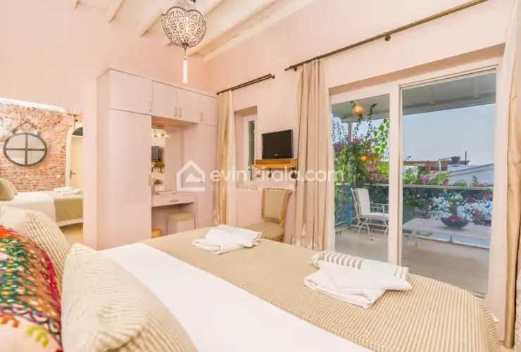 evini-kirala-villa-bianca-kalkan-18_1885x1280_737.JPG