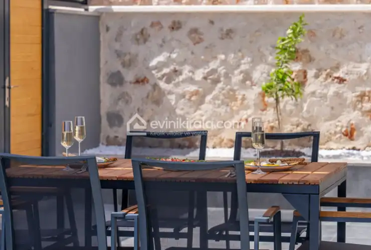 evini-kirala-villa-cihan-kalkan-39_494.jpg