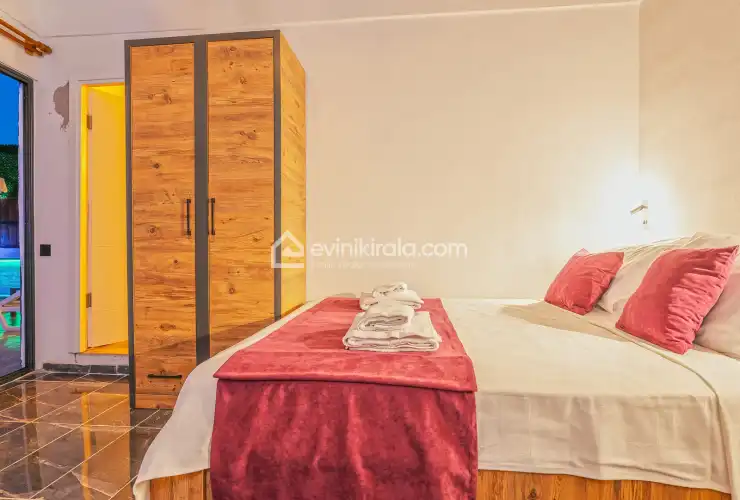 evini-kirala-villa-esila-gerenlik-24_202.jpg