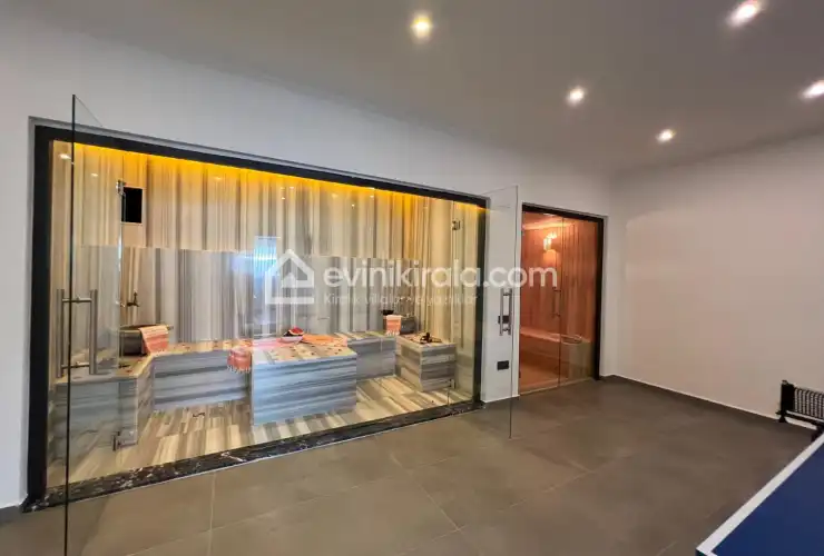 evini-kirala-villa-medellin-14_1707x1280_833.jpg