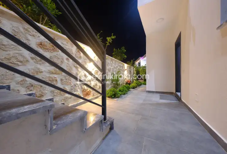evini-kirala-villa-miu-kalkan-11_472.jpg