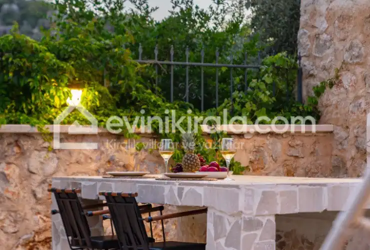 evini-kirala-villa-narin-1--6_855x1280_381.jpg