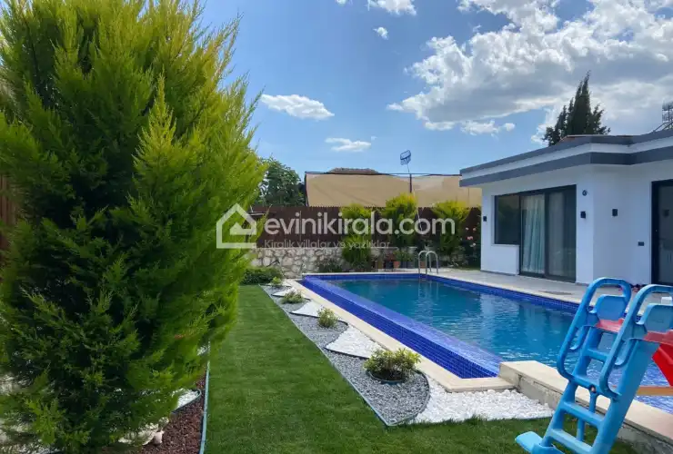 evini-kirala-villa-oscar-deluxe-bahce-13_1707x1280_19.jpg