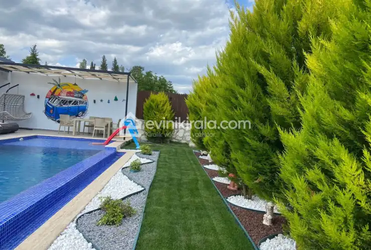 evini-kirala-villa-oscar-deluxe-bahce-1_1707x1280_598.jpg