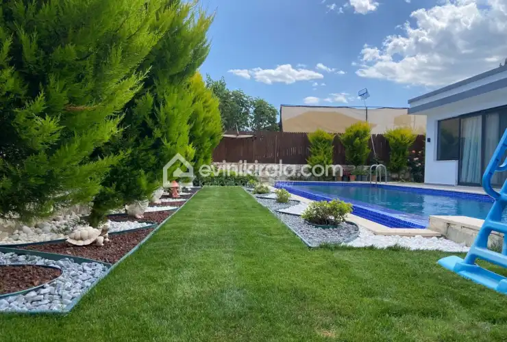 evini-kirala-villa-oscar-deluxe-bahce-2_1707x1280_537.jpg