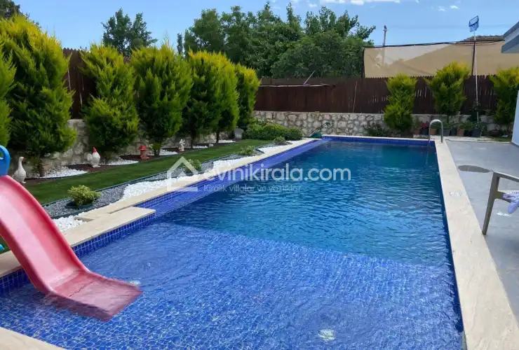 evini-kirala-villa-oscar-deluxe-bahce-5_1707x1280_349.jpg