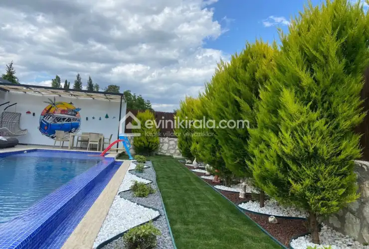 evini-kirala-villa-oscar-deluxe-bahce-7_1707x1280_783.jpg