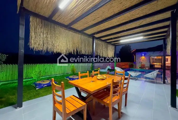 evini-kirala-villa-tomrul-23_1707x1280_966.jpeg