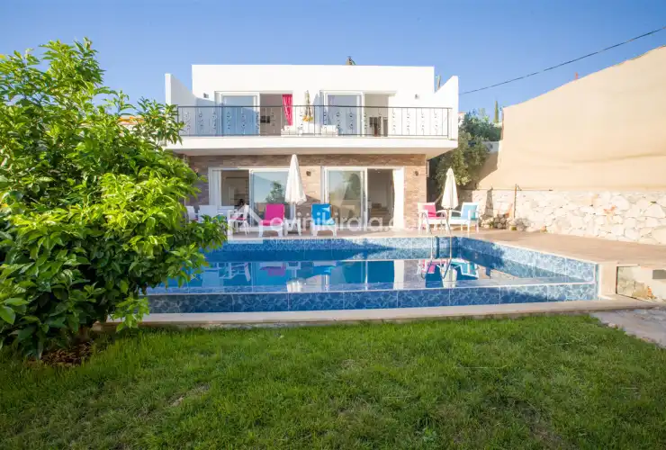 villa-eftalya-uzumlu-evini-kirala-8_455.jpeg